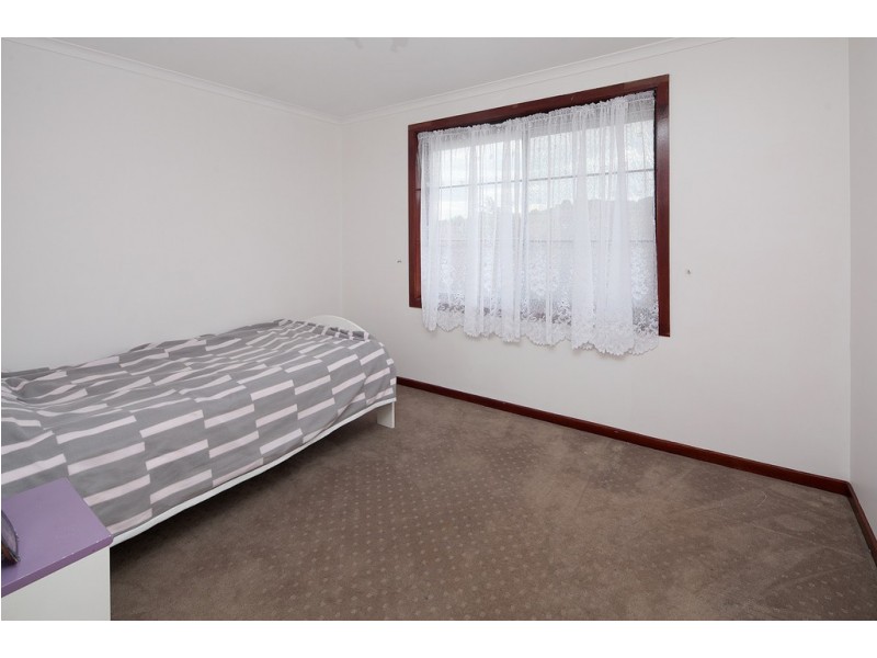 16 George Bass Avenue, Endeavour Hills VIC 3802