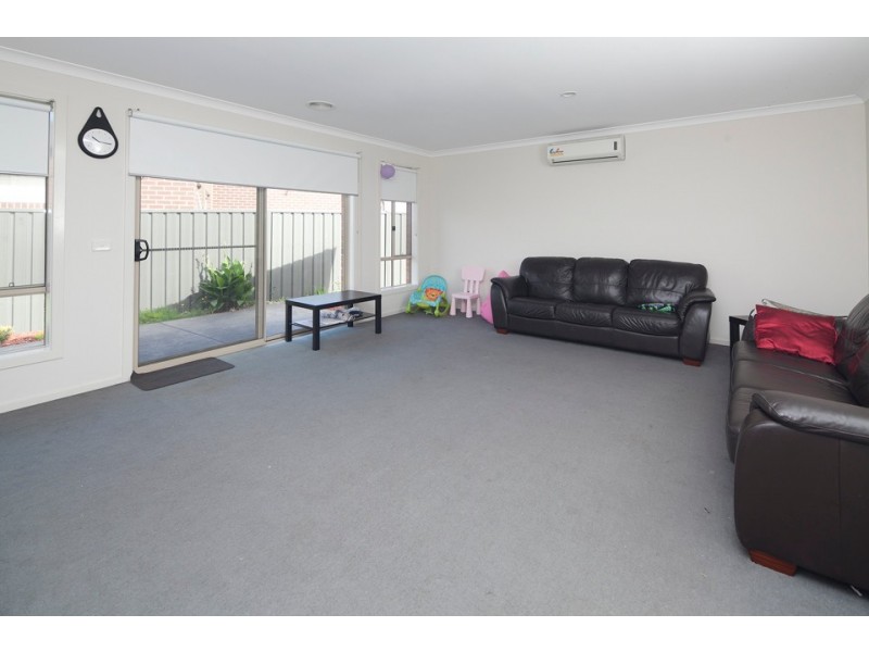 223 Paterson Drive, Lynbrook VIC 3975