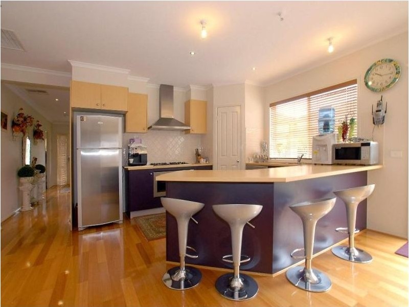 23 Sussex Avenue, Cranbourne North VIC 3977