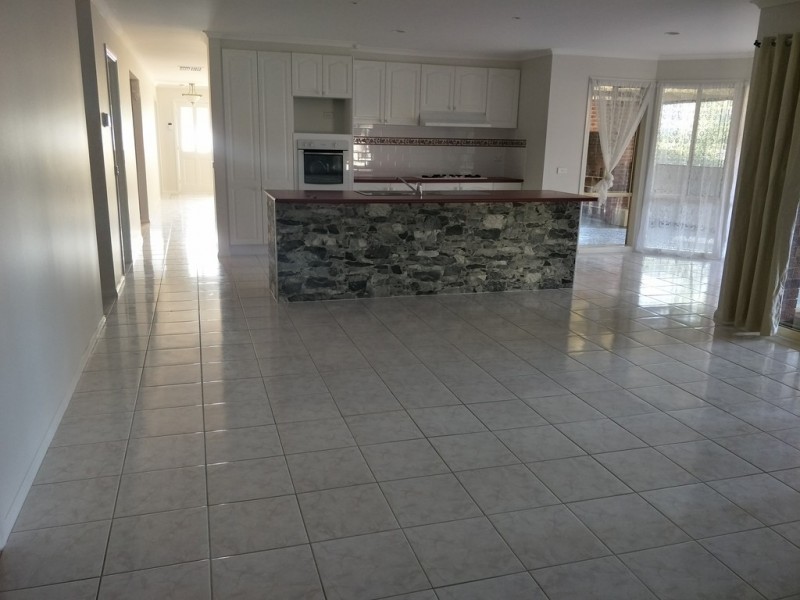 4 Edwin Street, Narre Warren South VIC 3805