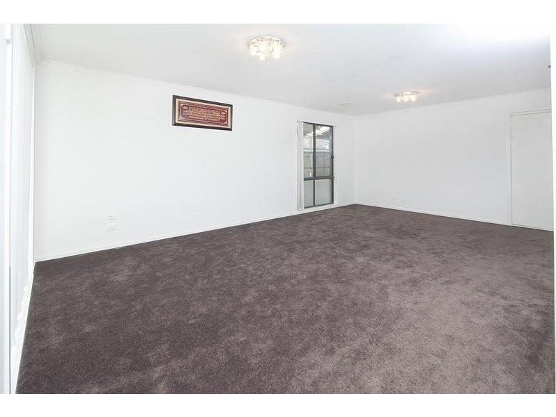 152 Rosebank Drive, Cranbourne North VIC 3977