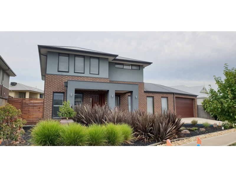 54 Riverstone Boulevard, Clyde North VIC 3978