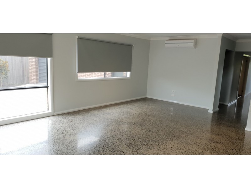 54 Riverstone Boulevard, Clyde North VIC 3978