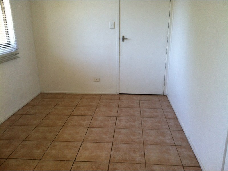 4/2a Canberra Ave, Dandenong VIC 3175