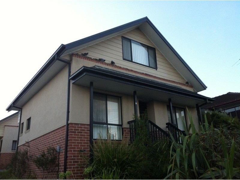 1/11  Laburnum Gr, Doveton VIC 3177