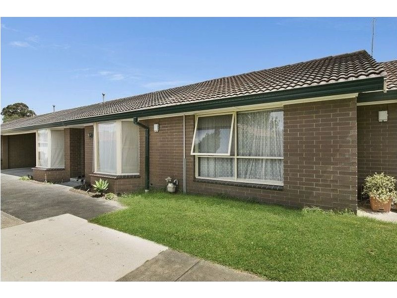 2/16 STAWELL STREET, Cranbourne VIC 3977