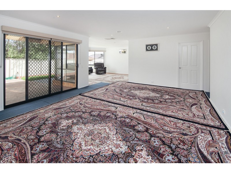 4 Ashbrook Way, Cranbourne West VIC 3977