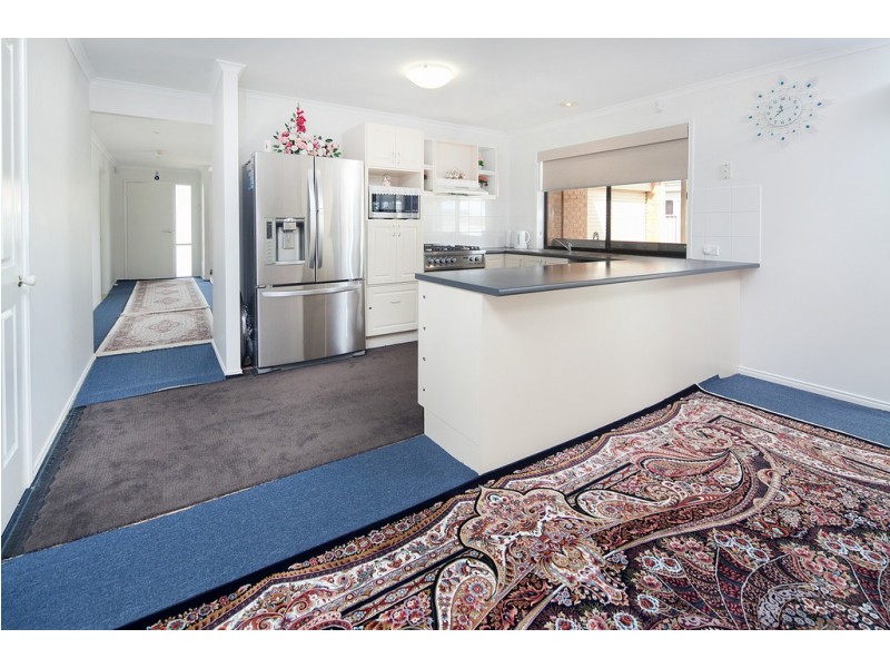 4 Ashbrook Way, Cranbourne West VIC 3977