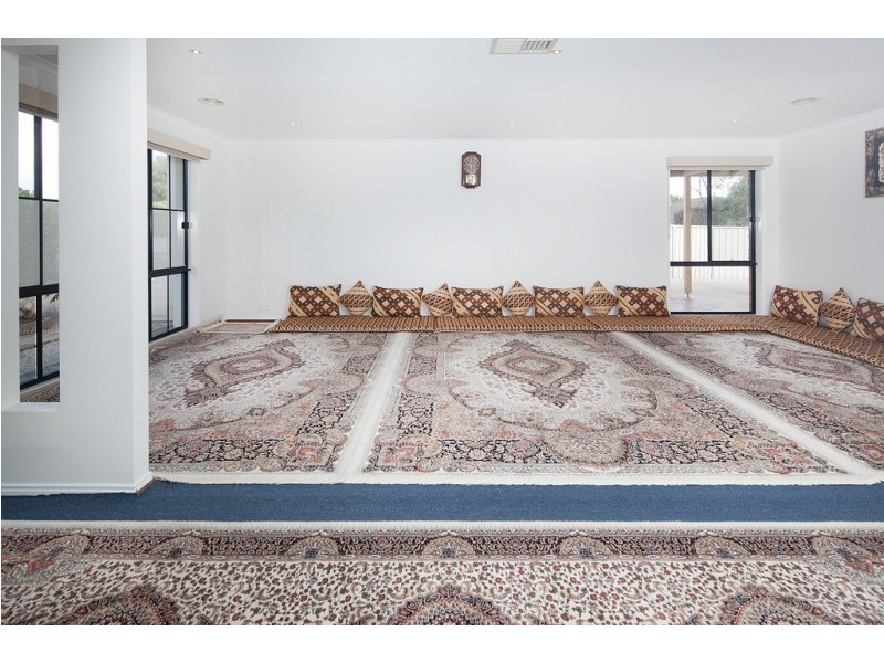 4 Ashbrook Way, Cranbourne West VIC 3977