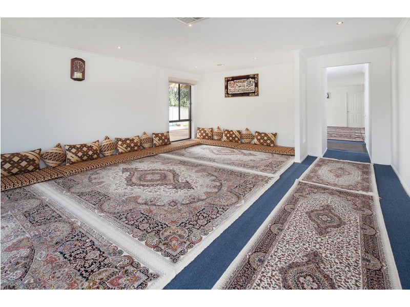 4 Ashbrook Way, Cranbourne West VIC 3977