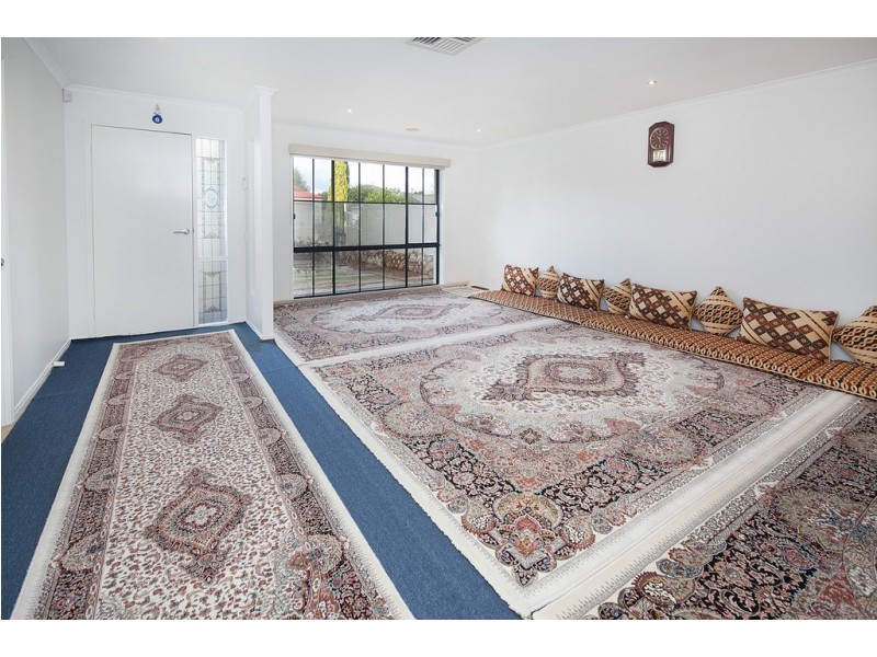 4 Ashbrook Way, Cranbourne West VIC 3977