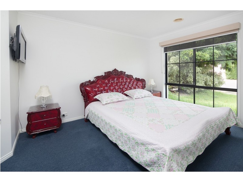4 Ashbrook Way, Cranbourne West VIC 3977