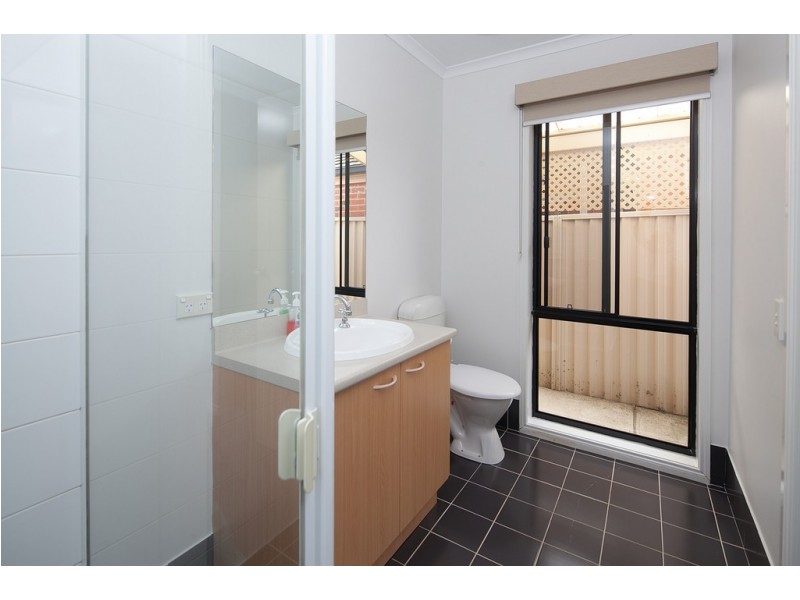 4 Ashbrook Way, Cranbourne West VIC 3977