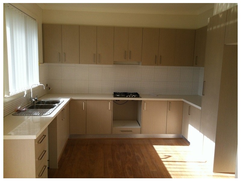 2/12 Prunus Grove, Doveton VIC 3177