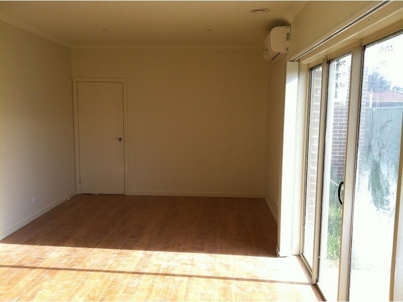 2/12 Prunus Grove, Doveton VIC 3177