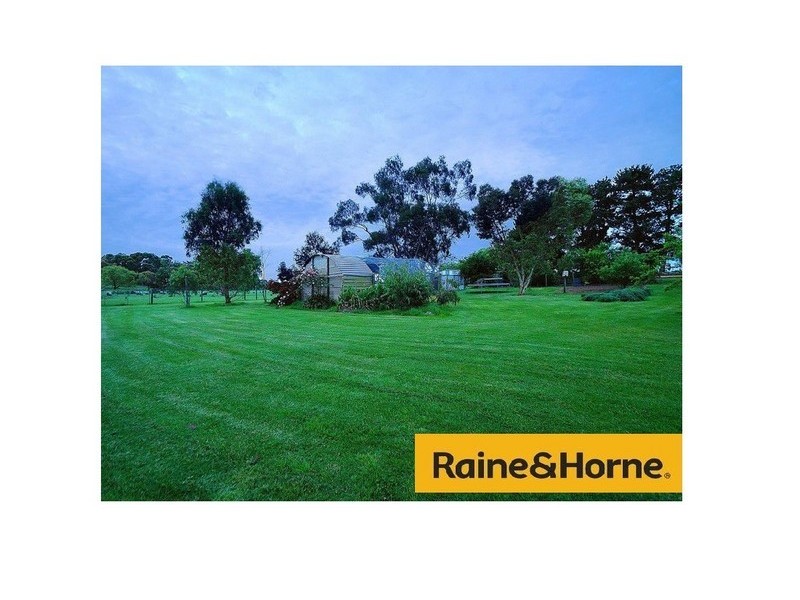 40 Bakers Rd, Clyde VIC 3978