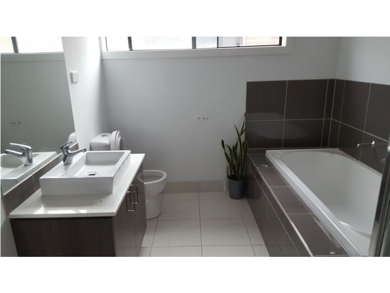 27 Leyland Drive, Narre Warren South VIC 3805