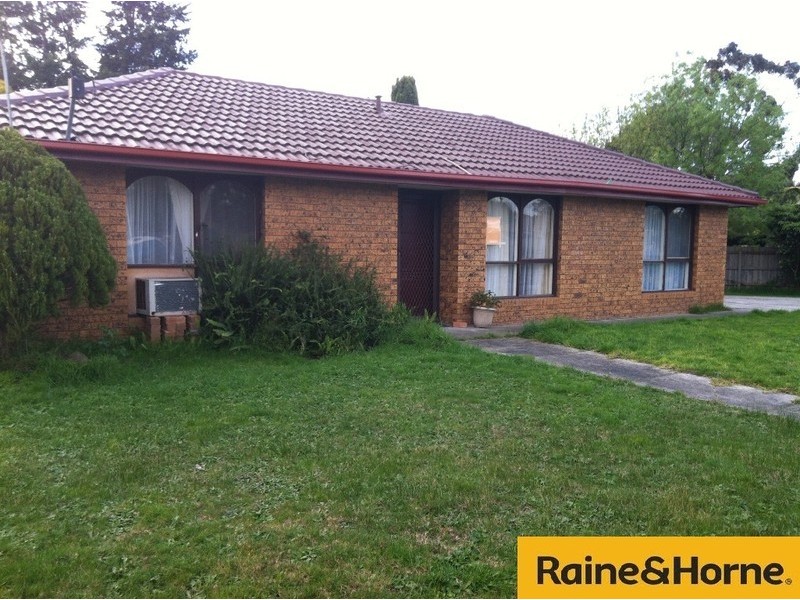 1 Brook Ct, Hampton Park VIC 3976