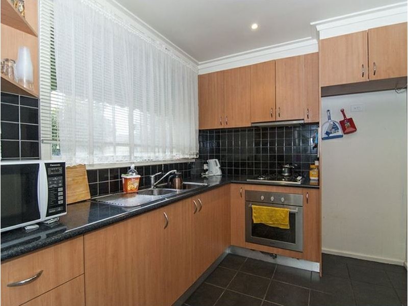 2/61 King George Pde, Dandenong VIC 3175