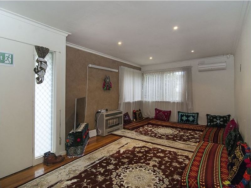 2/61 King George Pde, Dandenong VIC 3175