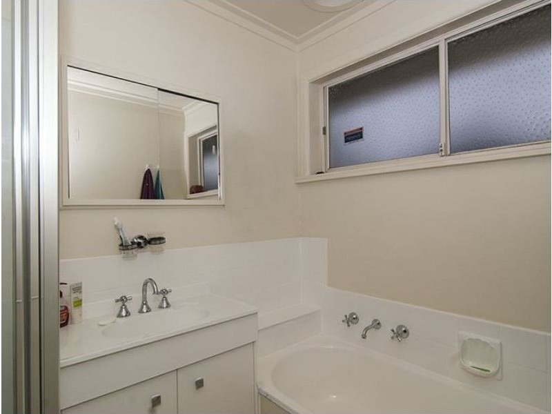 2/61 King George Pde, Dandenong VIC 3175