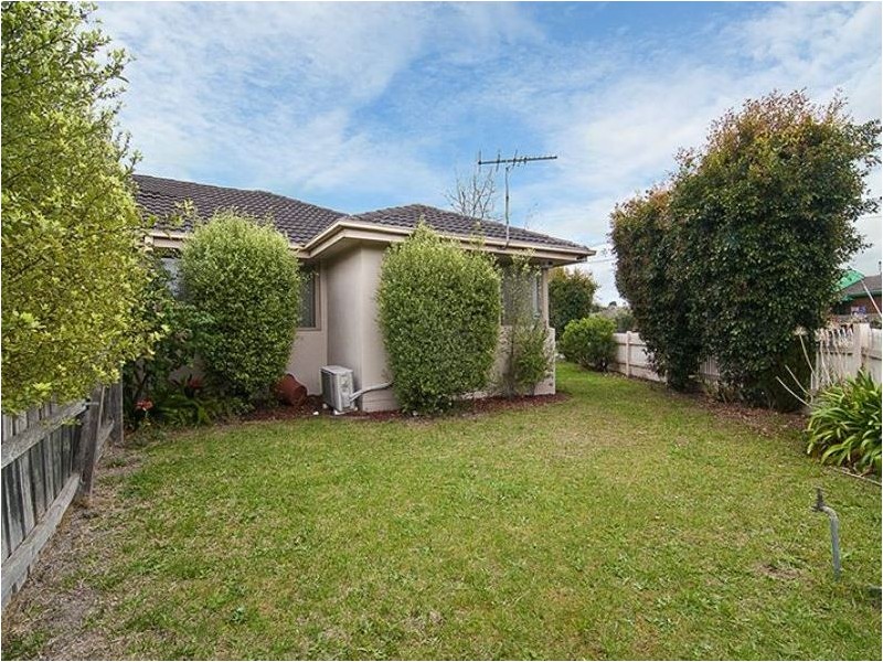 2/61 King George Pde, Dandenong VIC 3175
