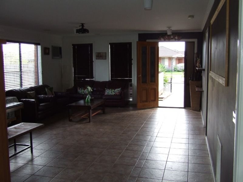 1 Domain Dr, Berwick VIC 3806