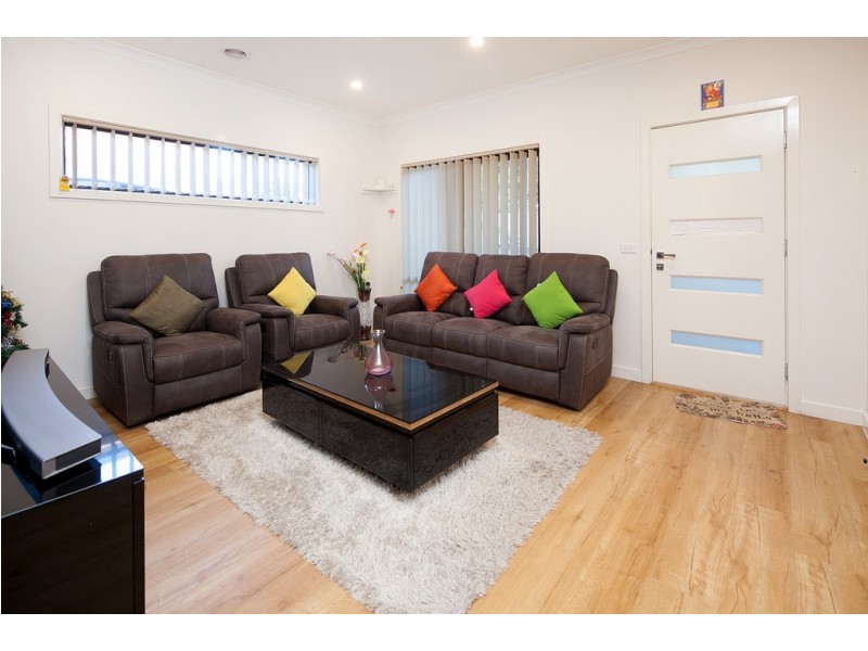 8b Doveton Ave, Eumemmerring VIC 3177