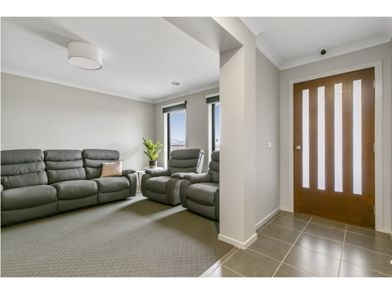 37 Rodeo Drive, Lang Lang VIC 3984