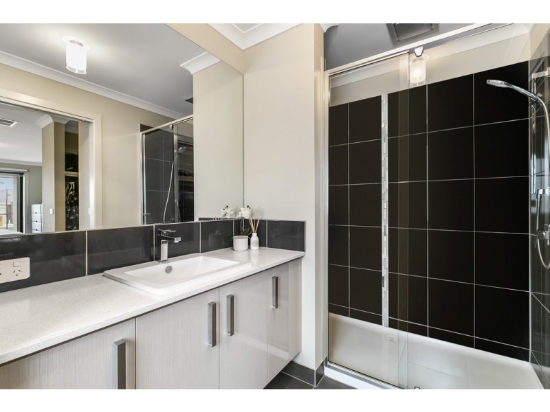 37 Rodeo Drive, Lang Lang VIC 3984