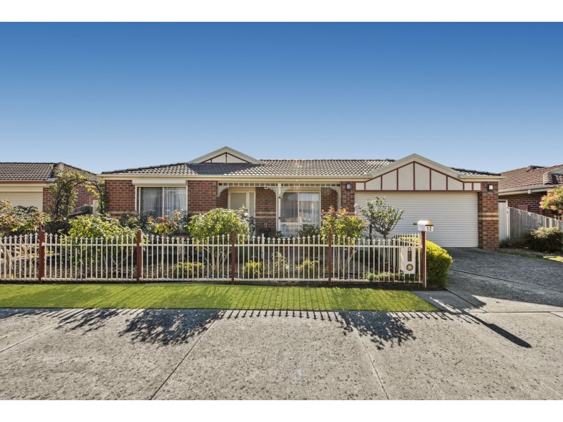 12 Brindalee Place, Cranbourne East VIC 3977