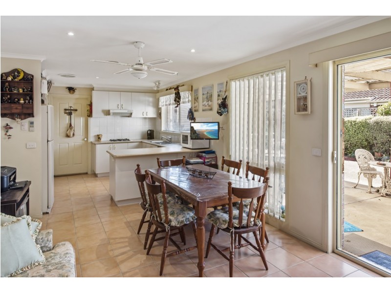 12 Brindalee Place, Cranbourne East VIC 3977