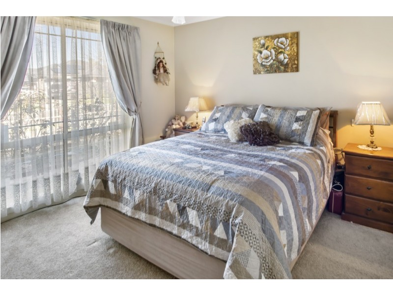 12 Brindalee Place, Cranbourne East VIC 3977