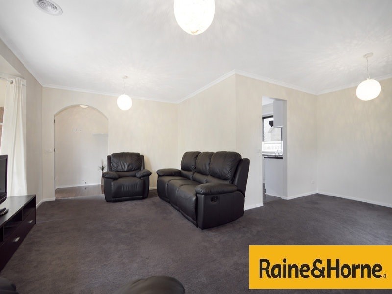 2 Fitzgerald Rd, Hallam VIC 3803