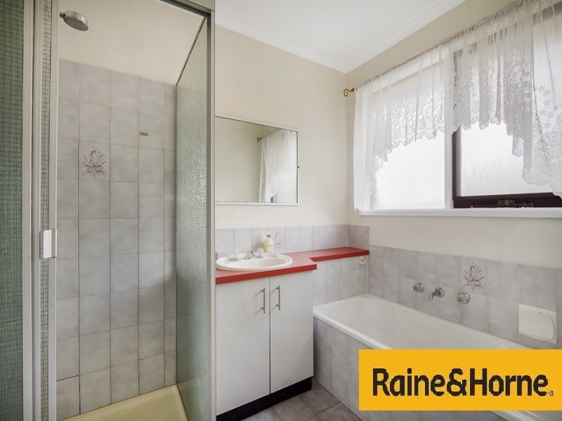 2 Fitzgerald Rd, Hallam VIC 3803