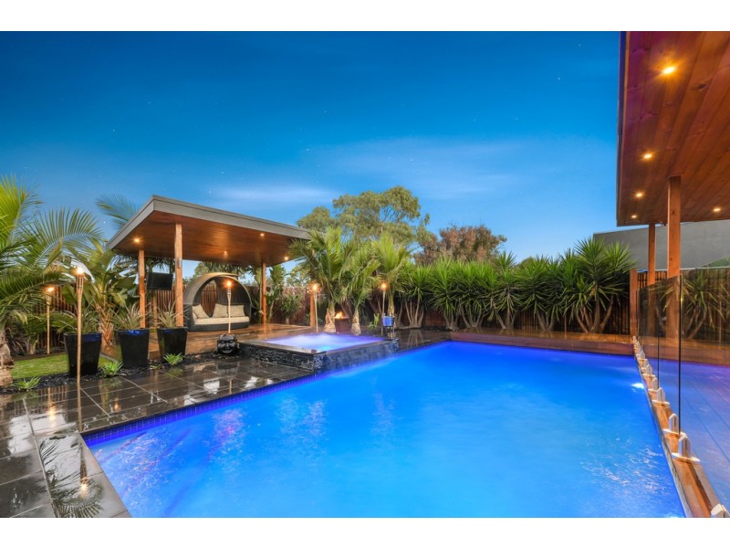 11 Powerscout Retreat, Cranbourne VIC 3977