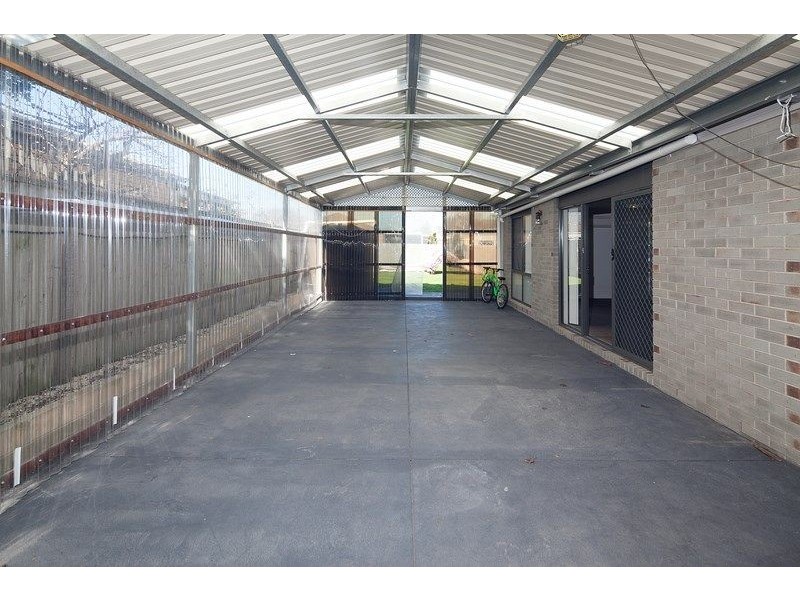 152 Rosebank Drive, Cranbourne North VIC 3977