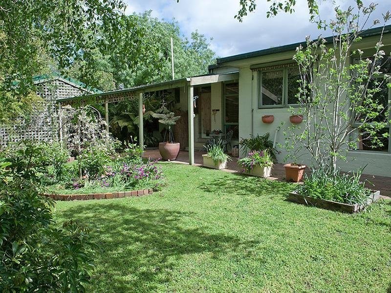 35 Bakers Rd, Clyde VIC 3978