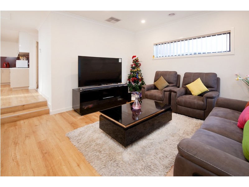 8b Doveton Avenue, Eumemmerring VIC 3177