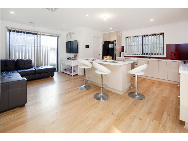 8b Doveton Avenue, Eumemmerring VIC 3177