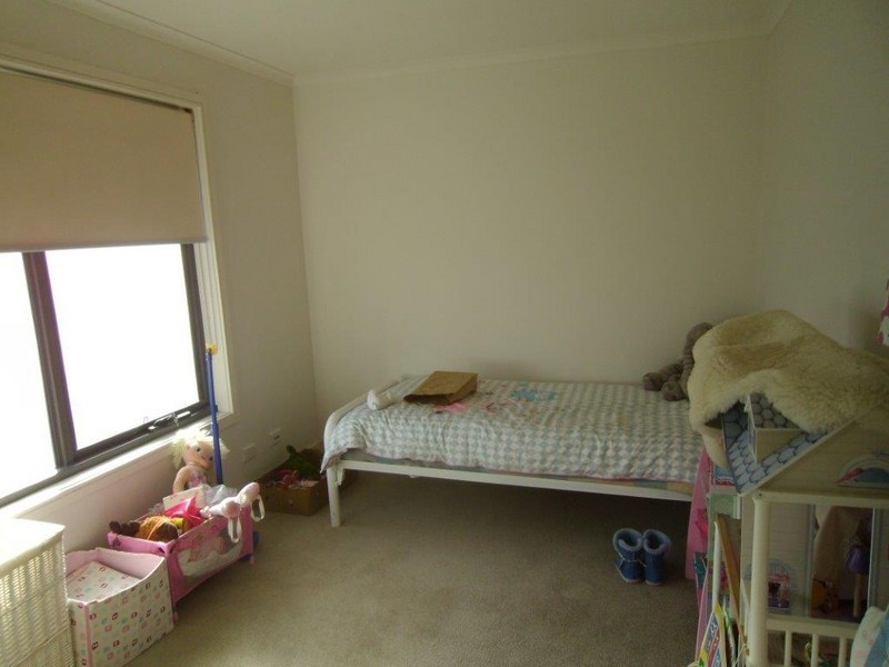 17 Dresden Drive, Waterways VIC 3195