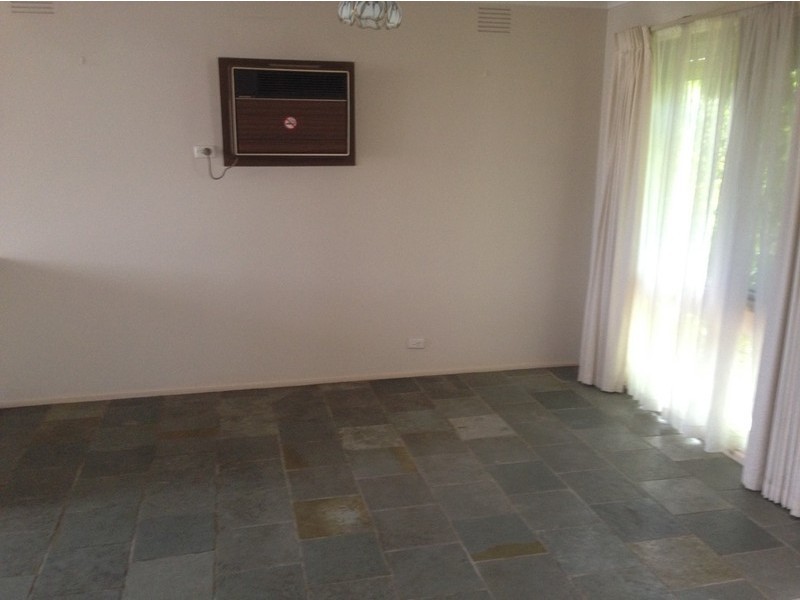 7 Gunns Rd, Hallam VIC 3803