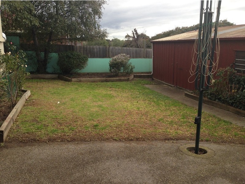 7 Gunns Rd, Hallam VIC 3803