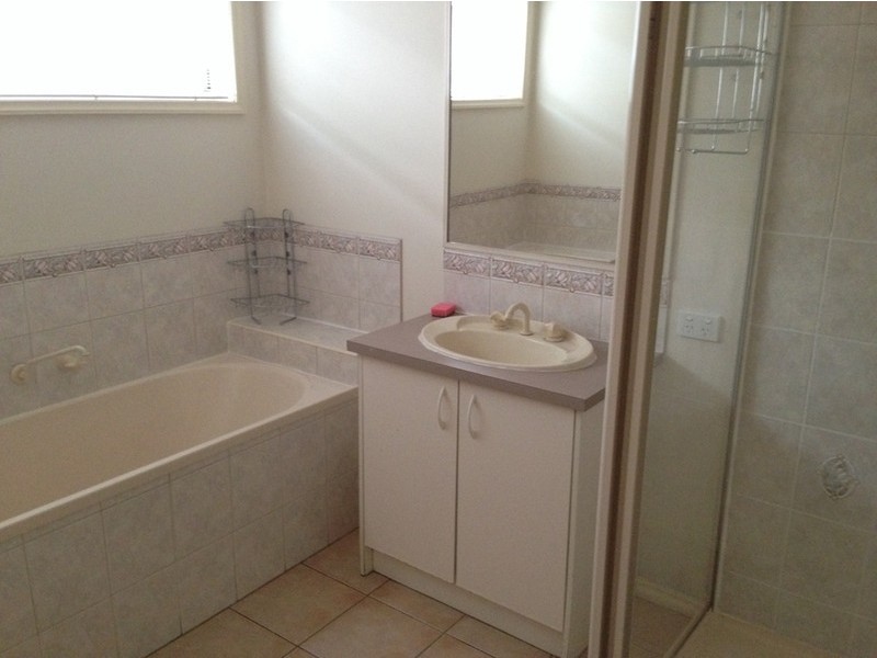 126 Harold Keys Drive, Narre Warren South VIC 3805