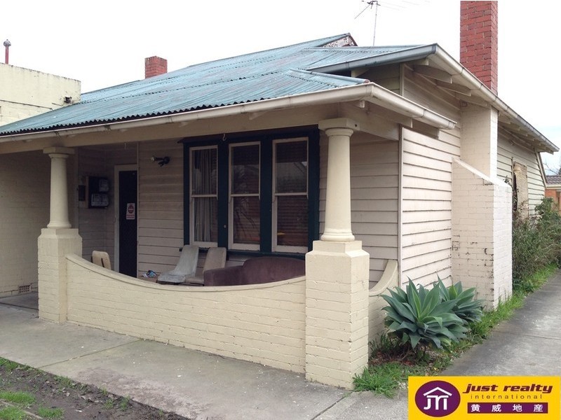 Room1-1/24 Jones Rd, Dandenong VIC 3175