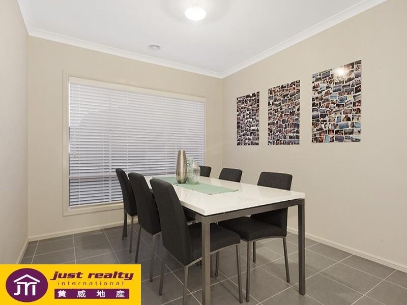 10 Galenia Street, Cranbourne North VIC 3977