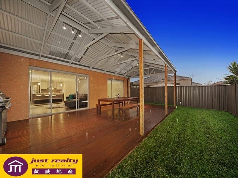 10 Galenia Street, Cranbourne North VIC 3977