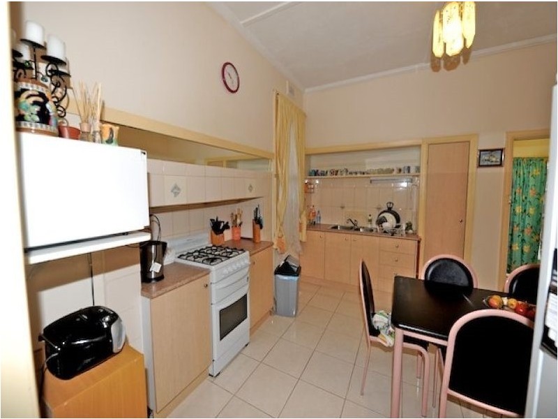 1/27 Benga Avenue, Dandenong VIC 3175