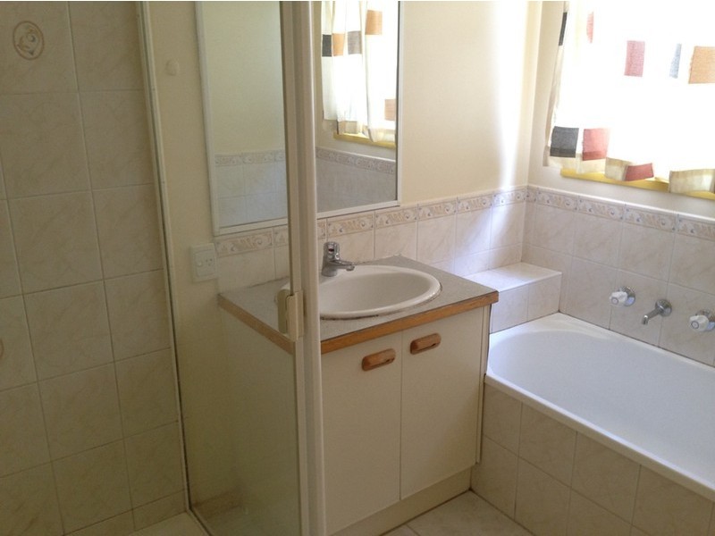 4 Sandhurst Mews, Hampton Park VIC 3976