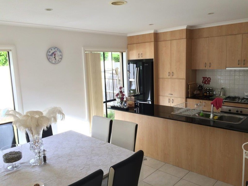 2 Sovereign Manors Crescent, Rowville VIC 3178